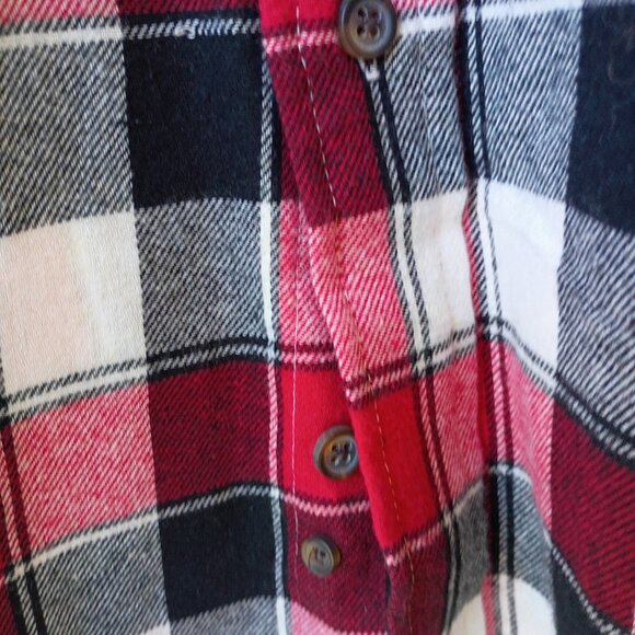 Saddlebred plaid flannel shirt size L classic fit black red cotton pocket NWT - Picture 8 of 9